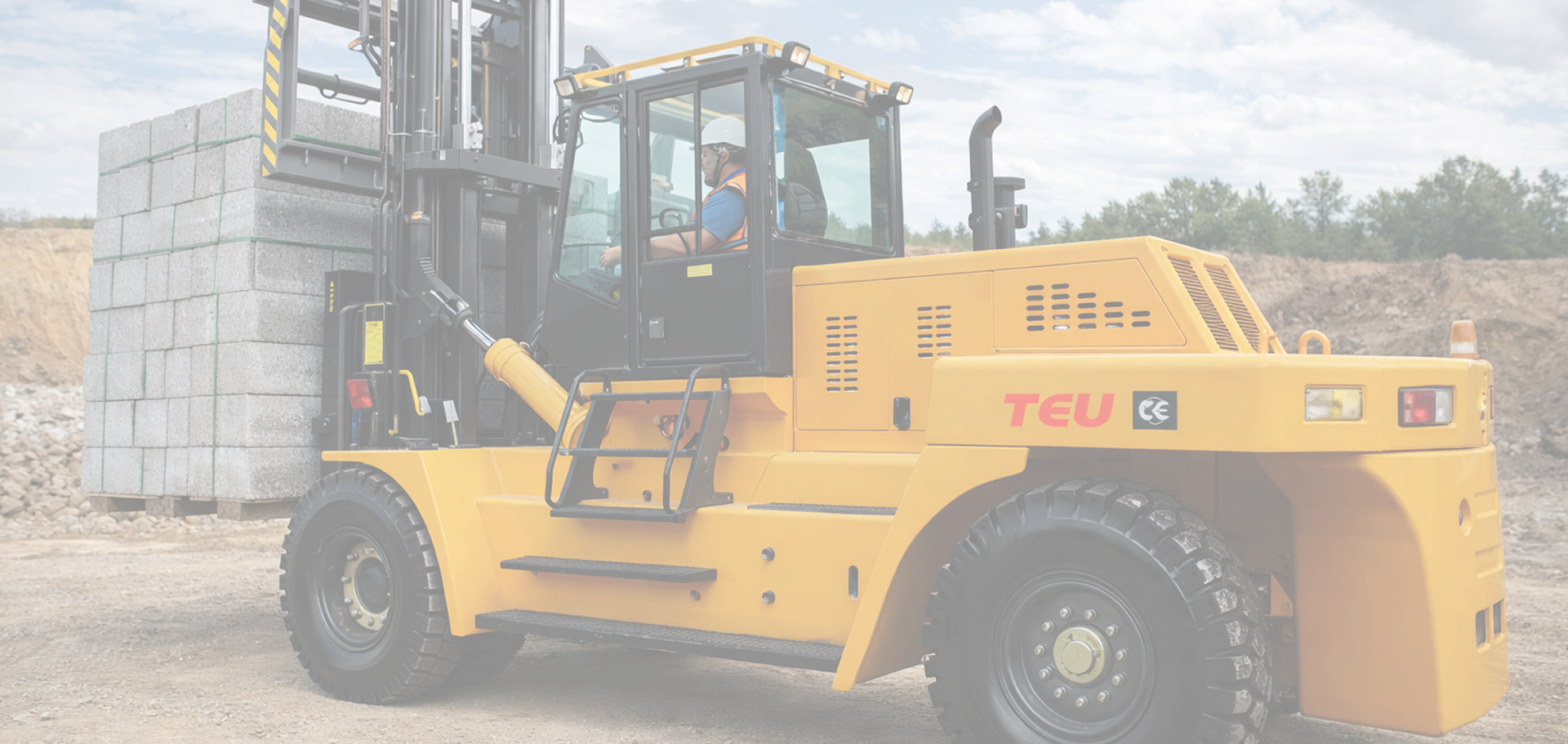 Montacargas TEU Heavy Duty en obra
